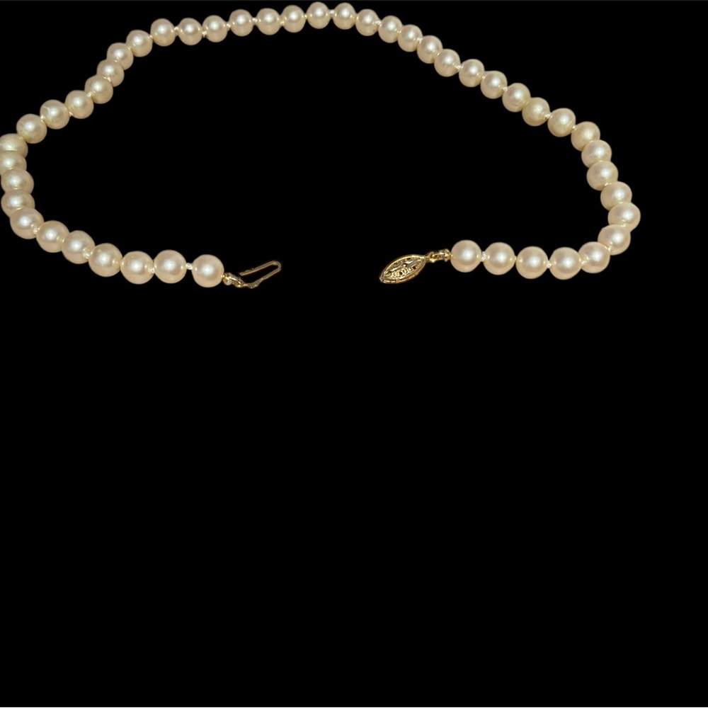 Faux Pearl Necklace Vintage 18” white - Picture 6 of 10